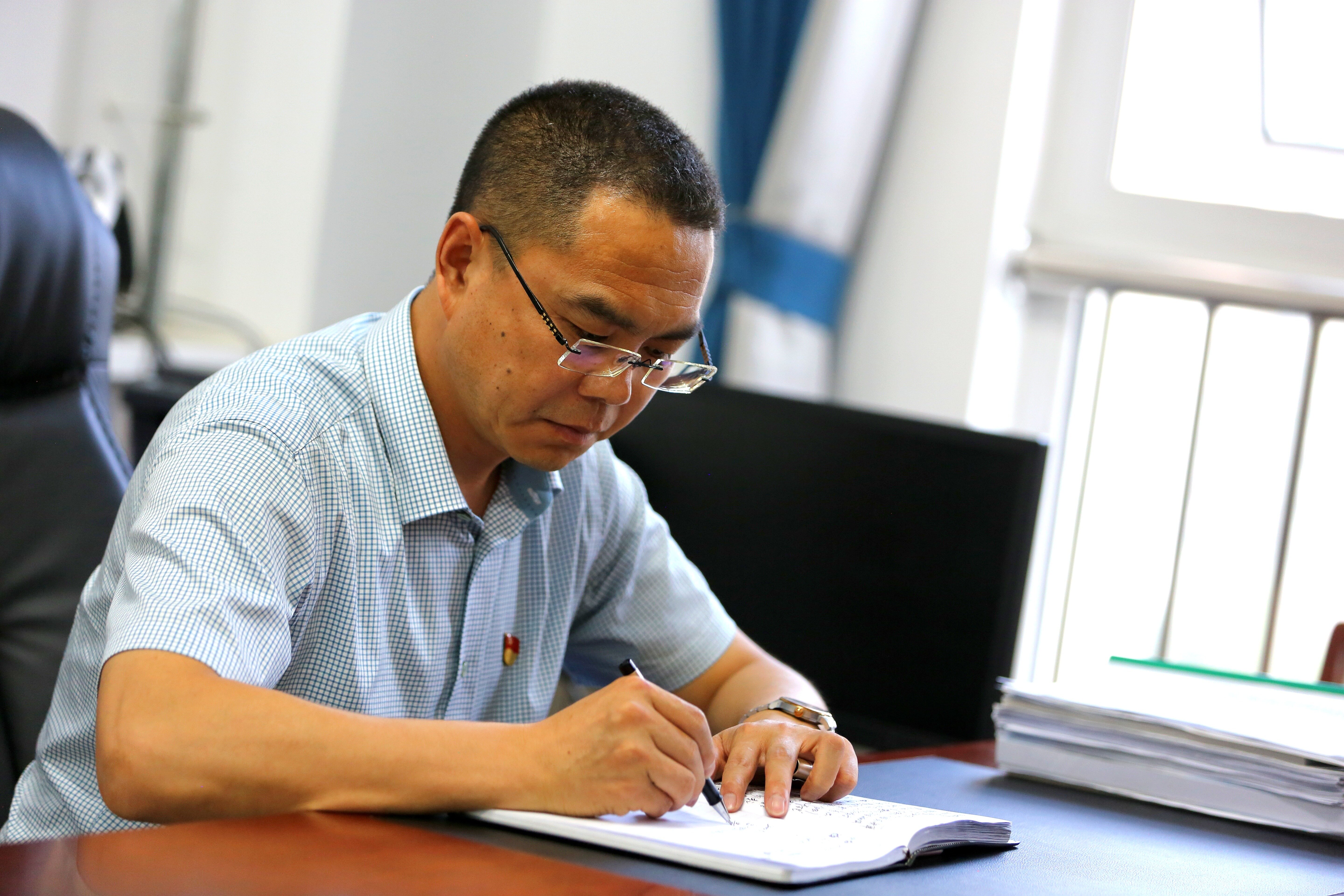 聚焦內(nèi)涵謀新篇 推動發(fā)展開新局——訪慶陽四中黨總支書記、校長齊建偉